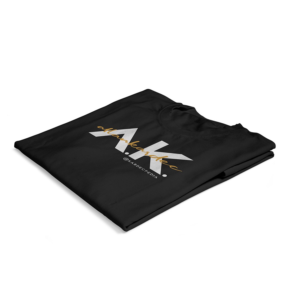 01-camiseta-nobilta-preta-dobrada